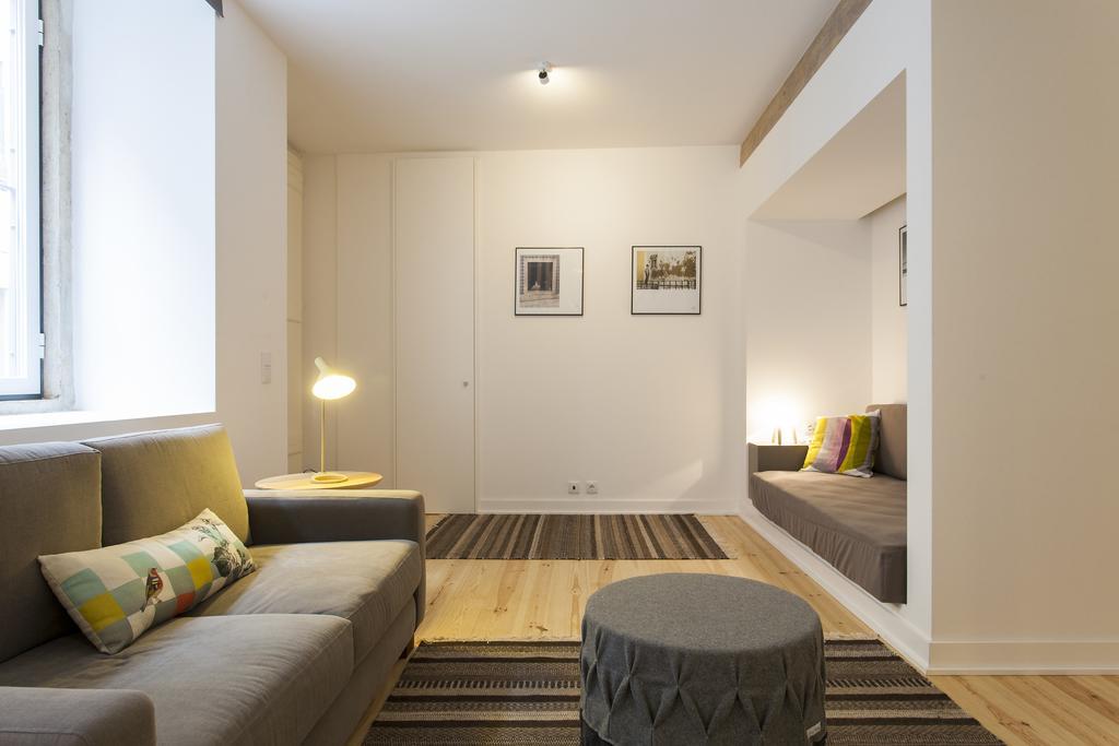 ALTIDO Cosy 1-bed flat with workspace in Santa Catarina, moments from Luís de Camões Sq Lisboa Habitación foto